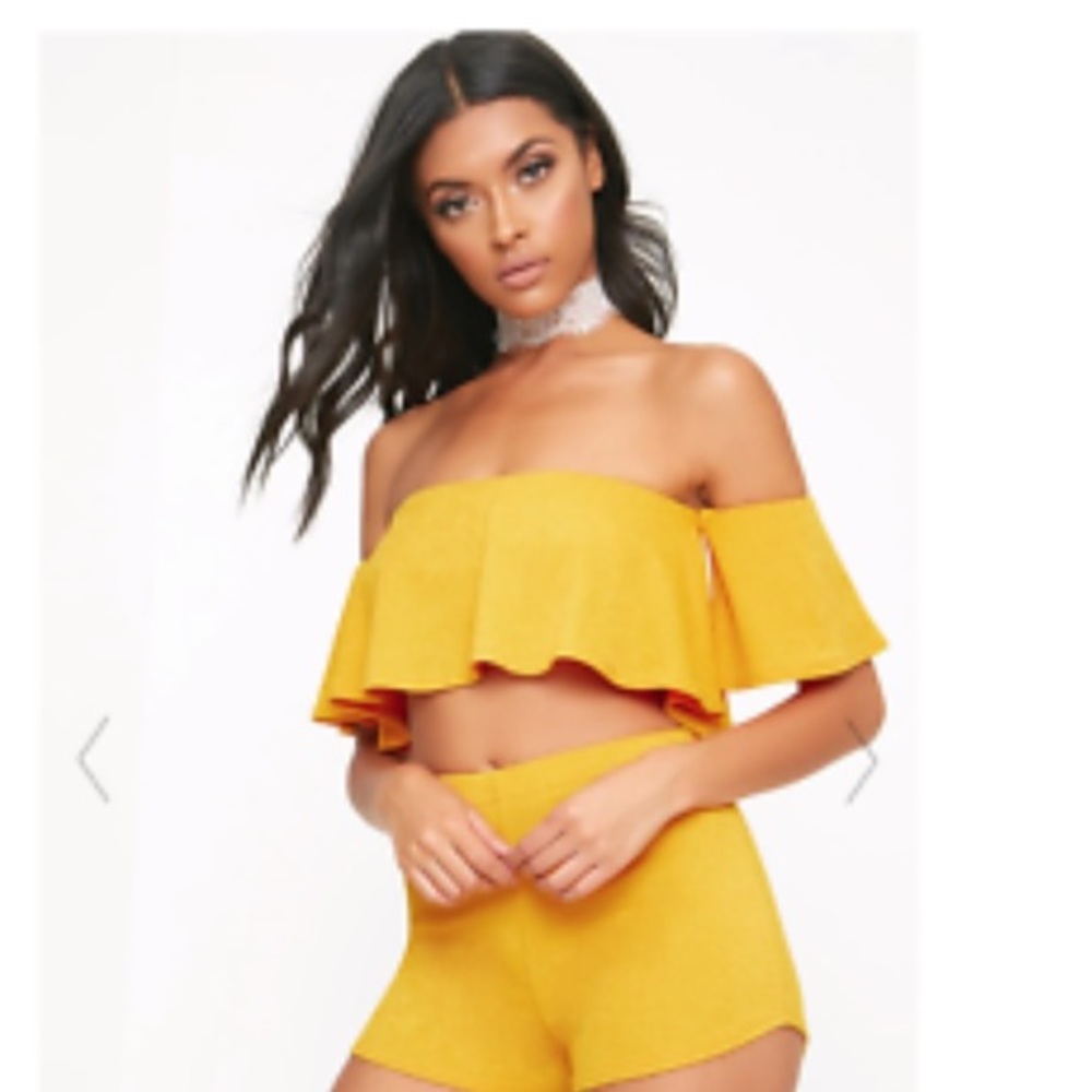 ~Final⭐~Pretty Little Thing Bardot crop top